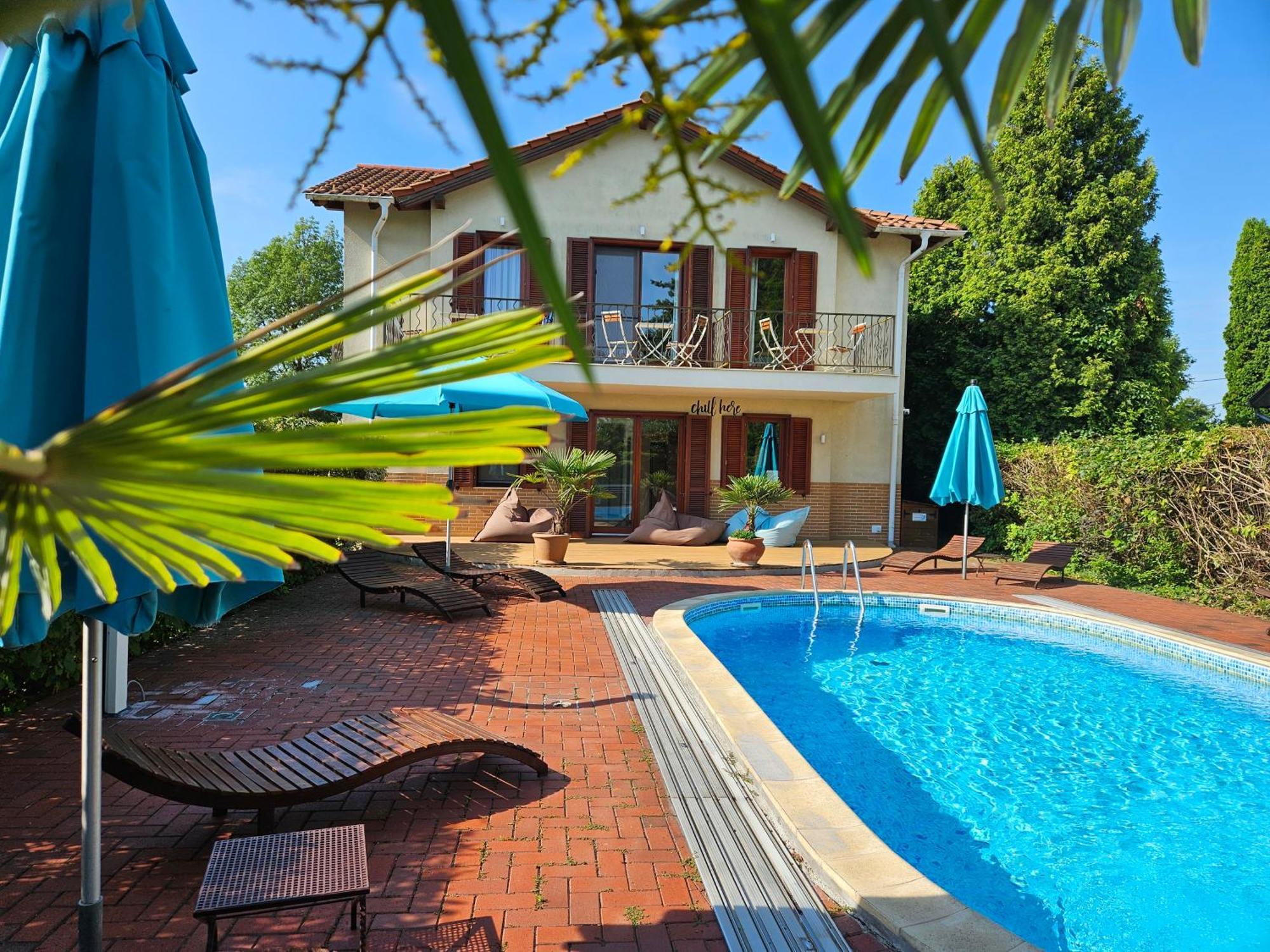 Balatonmáriafürdő Hullam Villa B&B المظهر الخارجي الصورة