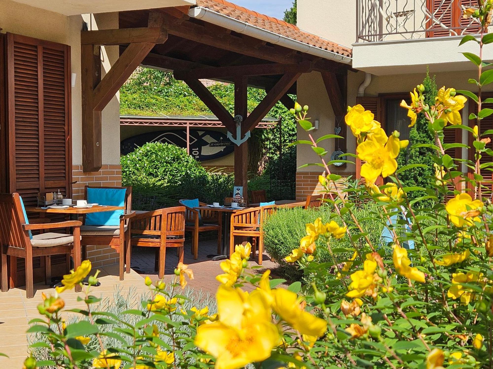 Balatonmáriafürdő Hullam Villa B&B المظهر الخارجي الصورة