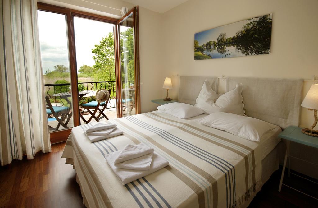 Balatonmáriafürdő Hullam Villa B&B المظهر الخارجي الصورة