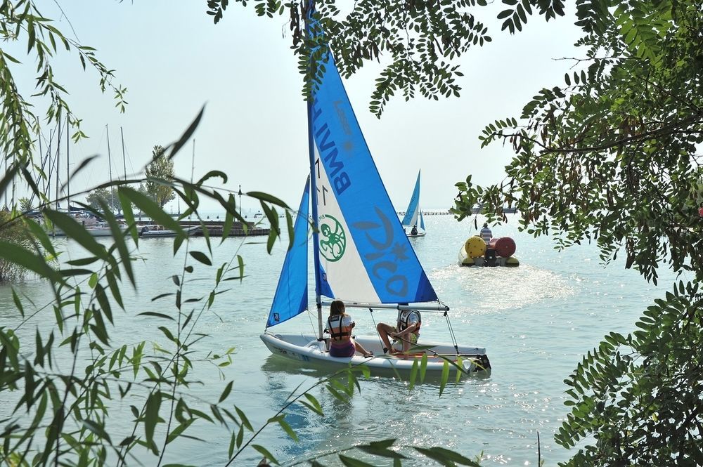 Balatonmáriafürdő Hullam Villa B&B المظهر الخارجي الصورة