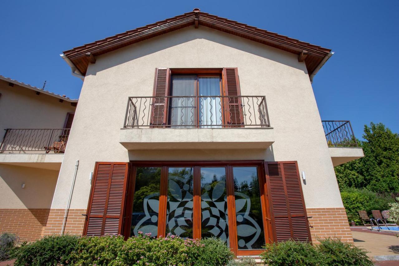 Balatonmáriafürdő Hullam Villa B&B المظهر الخارجي الصورة